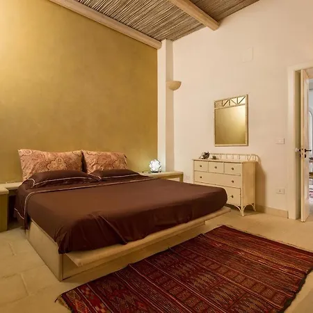 Garibaldi Luxury Отранто